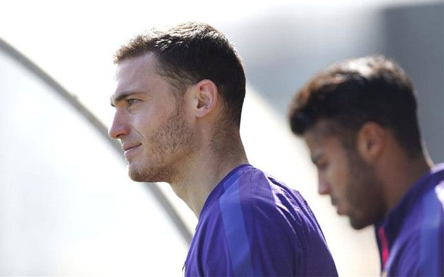 thomas-vermaelen-debuta-como-cule-camp-nou-1432395236857