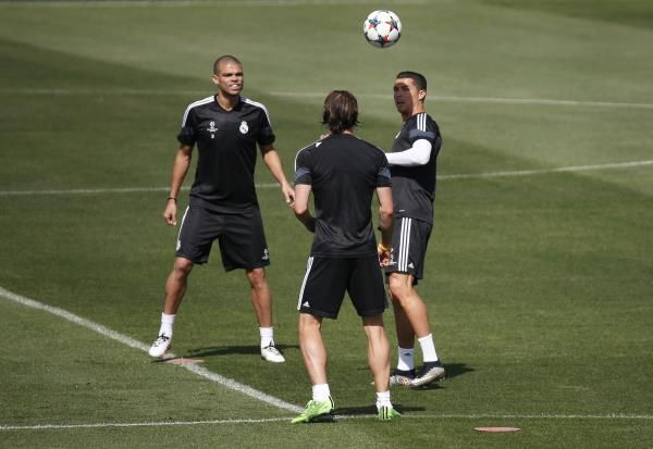 2015-05-12t093049z_74424649_mt1aci13736185_rtrmadp_3_football_reuters