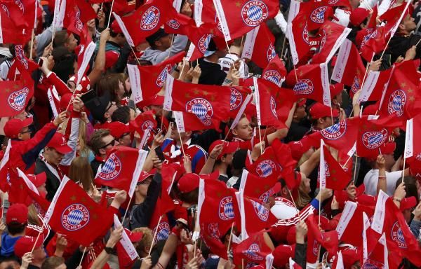 2015-05-24t121815z_243139081_lr2eb5o0y64wa_rtrmadp_3_soccer-germany-bayern-celebrations_reuters