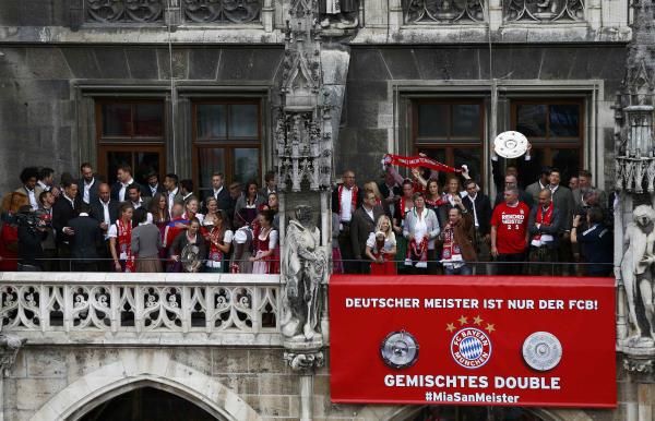 2015-05-24t132613z_730975955_lr2eb5o11bezy_rtrmadp_3_soccer-germany-bayern-celebrations_reuters
