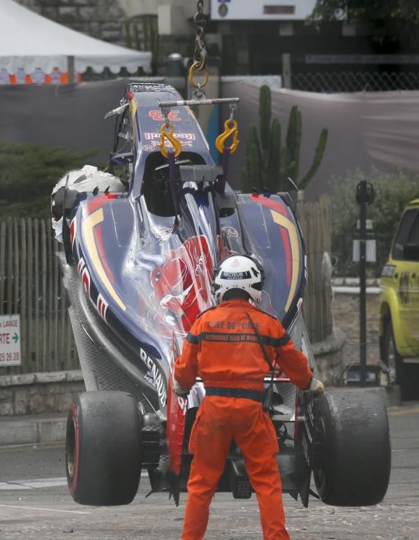 2015-05-24t150229z_234187461_gf10000106333_rtrmadp_3_motor-racing-prix_reuters