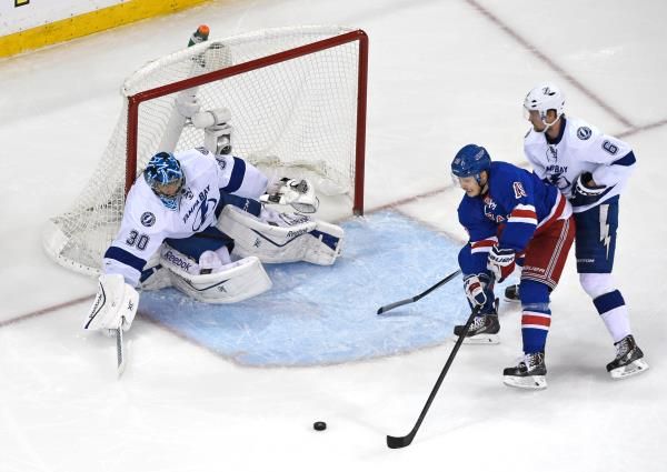 2015-05-25t010127z_1638218749_nocid_rtrmadp_3_nhl-stanley-cup-playoffs-tampa-bay-lightning-at-new-york-rangers_reuters