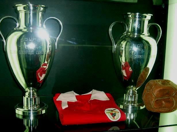 بنفيكا يفاخر بكأسي 1961 و1962