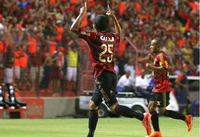 1432509631-neto_moura_gol_site