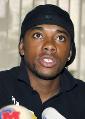 روبينيو ينتقل الى الدوري الانجليزي