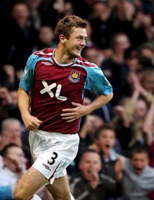 المدافع الأيرلندي مكارتني 