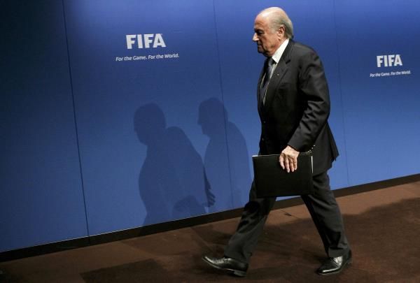 2015-05-27t104106z_789792458_lr2eb5r0to8y7_rtrmadp_3_soccer-fifa-arrests_reuters