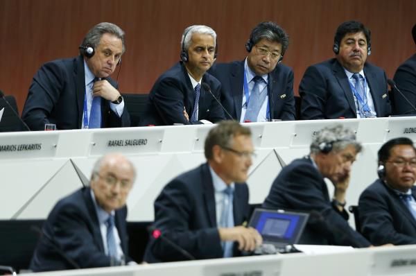 2015-05-29t123534z_70325760_lr2eb5t0yyzk7_rtrmadp_3_soccer-fifa-blatter-address_reuters