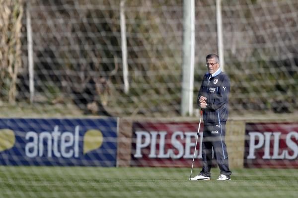 2015-06-01t155037z_1103032549_gf10000114130_rtrmadp_3_copaamerica-uruguay_reuters