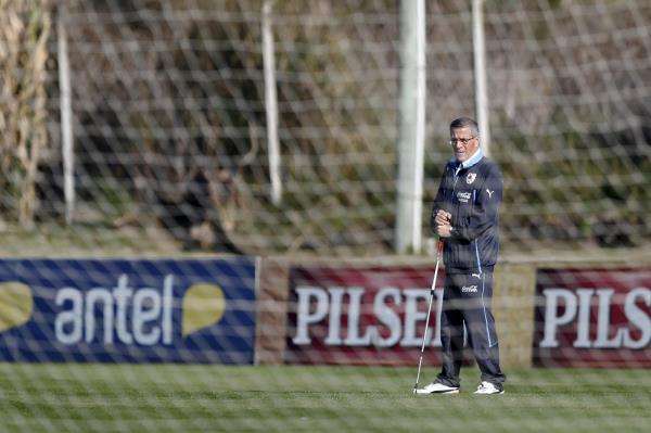 2015-06-01t155037z_1103032549_gf10000114130_rtrmadp_3_copaamerica-uruguay_reuters