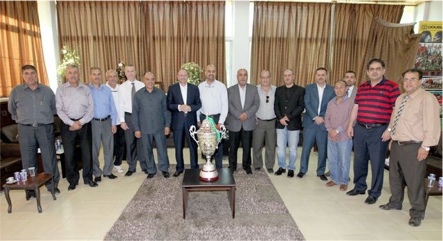 المجالي يتوسط أسرة نادي الوحدات