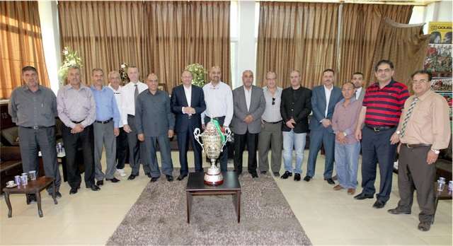 المجالي يتوسط أسرة نادي الوحدات