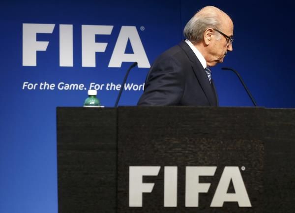 2015-06-02t172431z_348200042_lr2eb621cck1e_rtrmadp_3_soccer-fifa-blatter_reuters