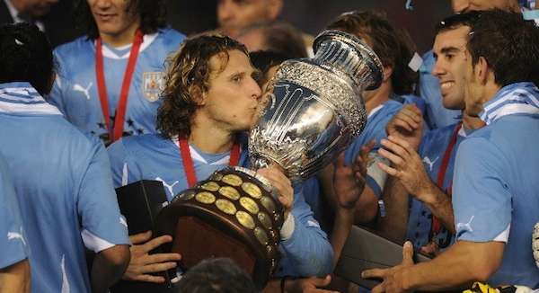 uruguay-copa-america-2011-champions