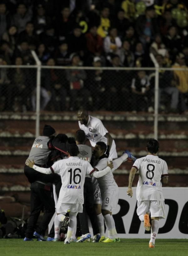 2014-04-09t005451z_1446987876_gm1ea490ma301_rtrmadp_3_soccer-libertadores_reuters