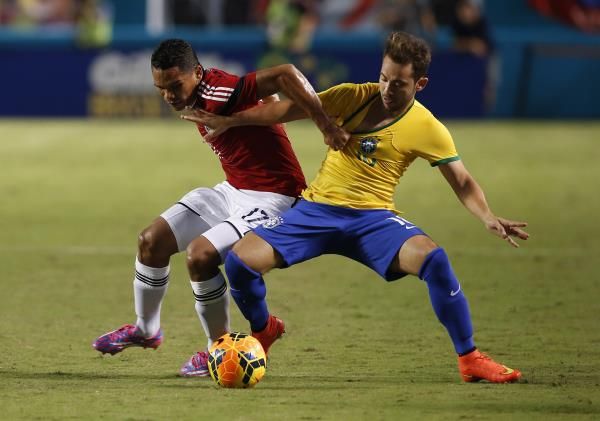 2014-09-06t040945z_1102909959_nocid_rtrmadp_3_soccer-friendly-brazil-vs-colombia_reuters
