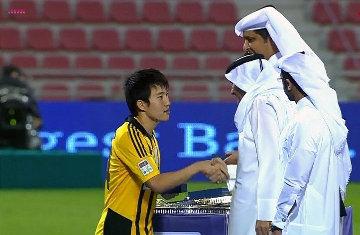 شين جين هو عندما كان لاعباً في الدوري القطري