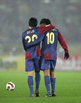 ديكو ورونالدينهو حينما كانا معاً في برشلونة