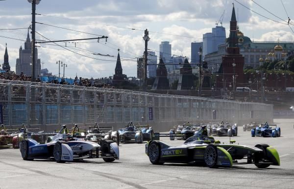 2015-06-06t151535z_621701390_gf10000119166_rtrmadp_3_motor-racing-formulae-moscow_reuters