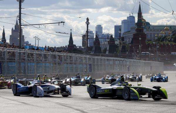 2015-06-06t151535z_621701390_gf10000119166_rtrmadp_3_motor-racing-formulae-moscow_reuters