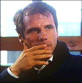 نـجـم الـكـرة الإيـطـالـيـة زولا