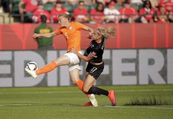 2015-06-07t012425z_4682374_nocid_rtrmadp_3_soccer-women-s-world-cup-new-zealand-at-netherlands_reuters