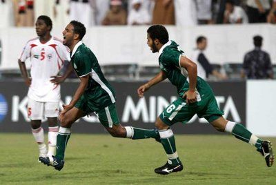عبده عطيف يحتفل بالهدف السعودي الأول