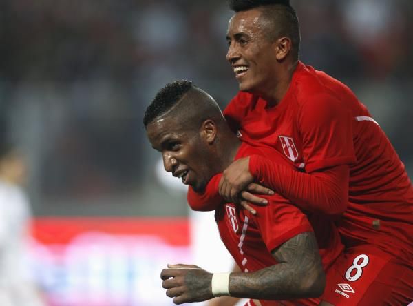 2015-06-04t031317z_869322997_gf10000116756_rtrmadp_3_copaamerica-peru_reuters