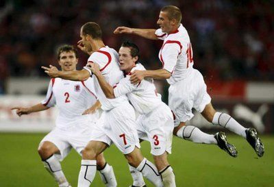 فرحة جنونية للاعبي لوكسمبورج بالهدف الاول