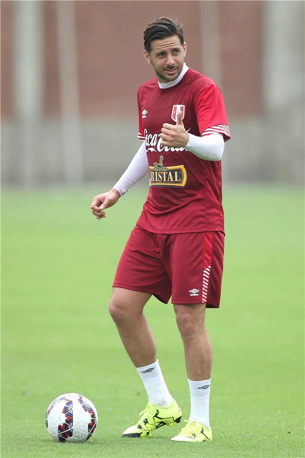 كلاوديو بيزارو 