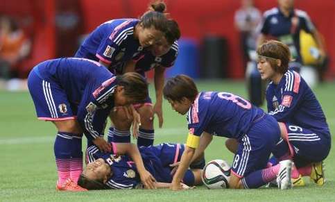 اليابانية أندو تتألم من الإصابة التي حرمتها من كأس العالم 2015