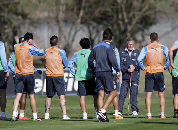 2015-06-01t154831z_1069518467_gf10000114128_rtrmadp_3_copaamerica-uruguay_reuters