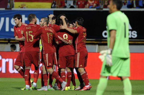 2015-06-11t202957z_1253517295_gf10000124586_rtrmadp_3_soccer-friendly-spain_reuters