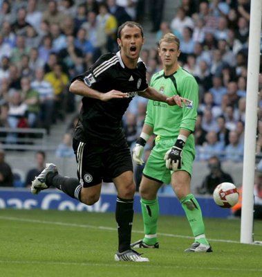 كارفالهو ينطلق فرحا بعد إحراز هدف التعادل في مرمى المان سيتي