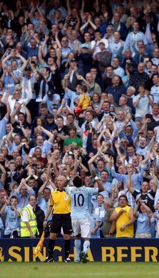 روبينهو يحتفل بأول أهدافه مع المان سيتي