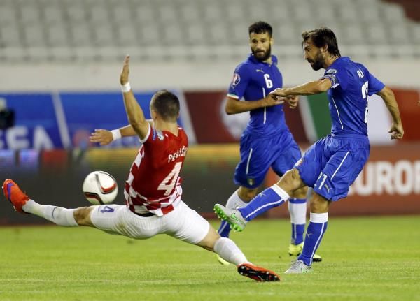 2015-06-12t203127z_1936482832_lr1eb6c1l03pc_rtrmadp_3_soccer-euro_reuters