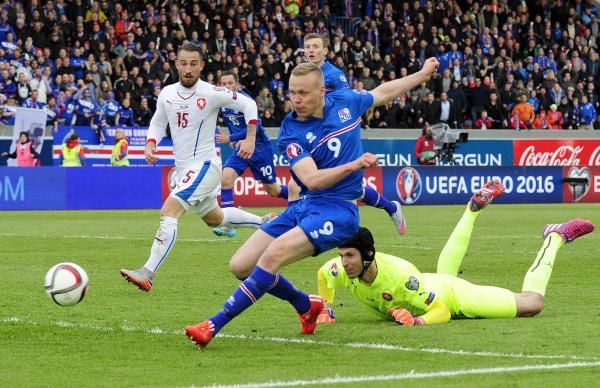 2015-06-12t203425z_2034728463_gf10000125663_rtrmadp_3_soccer-euro_reuters