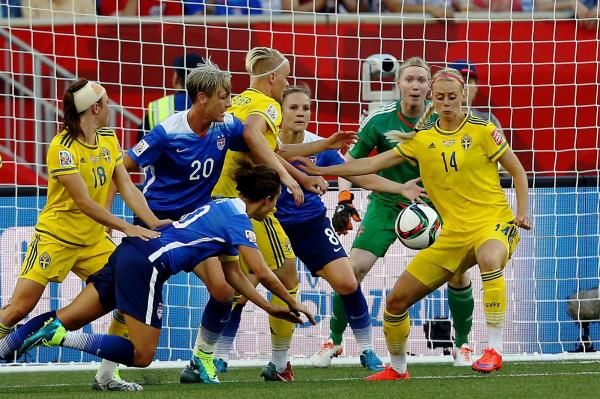 2015-06-13t024928z_2038732433_nocid_rtrmadp_3_soccer-women-s-world-cup-united-states-at-sweden_reuters