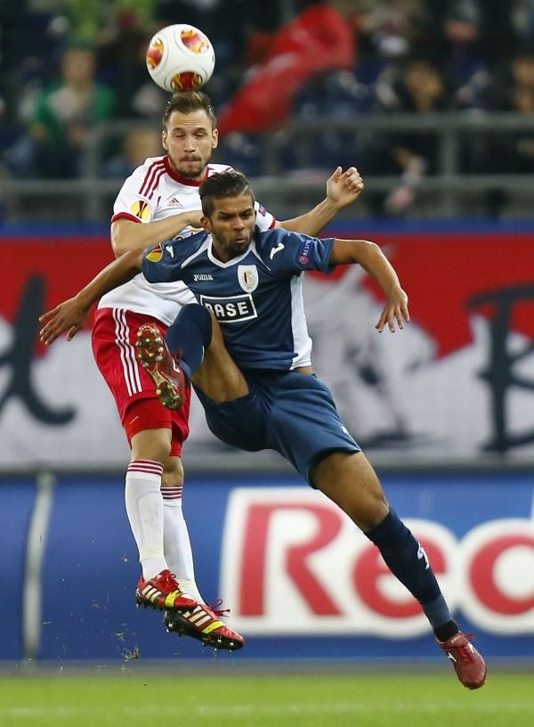 2013-10-24t191908z_584619698_bm2e9ao1n5901_rtrmadp_3_soccer-europa_reuters
