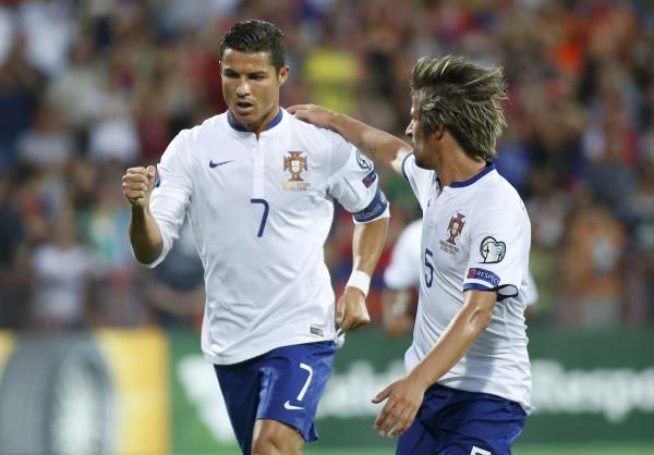 2015-06-13t164022z_1537427125_lr1eb6d1ab01g_rtrmadp_3_soccer-euro_reuters