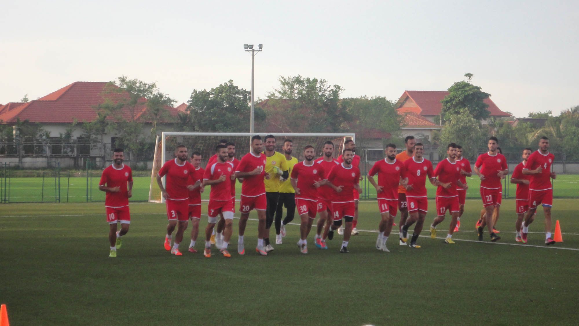 منتخب لبنان خلال تدريبه الأحد في فيينتيان