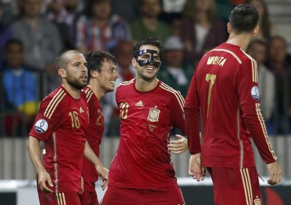2015-06-14t194019z_1896771745_lr1eb6e1imwhf_rtrmadp_3_soccer-euro_reuters