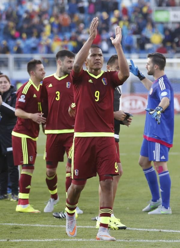 2015-06-14t211138z_1523917574_tb3eb6e1mv47r_rtrmadp_3_soccer-copa-m5_reuters