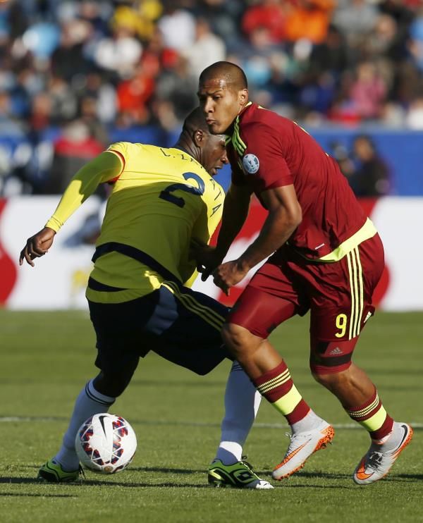 2015-06-14t192438z_421934316_tb3eb6e1hws5t_rtrmadp_3_soccer-copa-m5_reuters