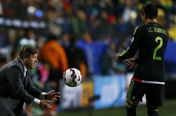 2015-06-12t235843z_1175354854_tb3eb6c1ulkpi_rtrmadp_3_soccer-copa-m2_reuters