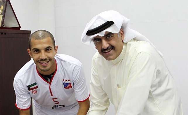 الهاجري يوقع على عقده مع المرزوق