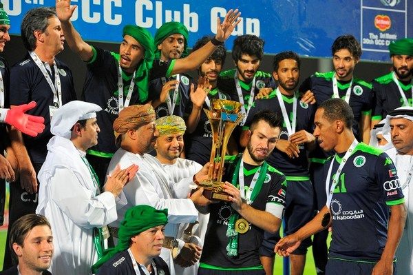 جانب من تتويج نادي الشباب الاماراتي بكأس دل مونتي