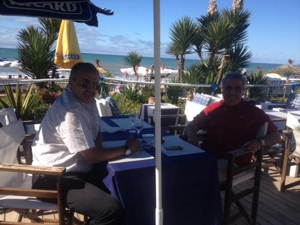 حاتم عاشور صحبة المدرب فوزي البنزرتي 