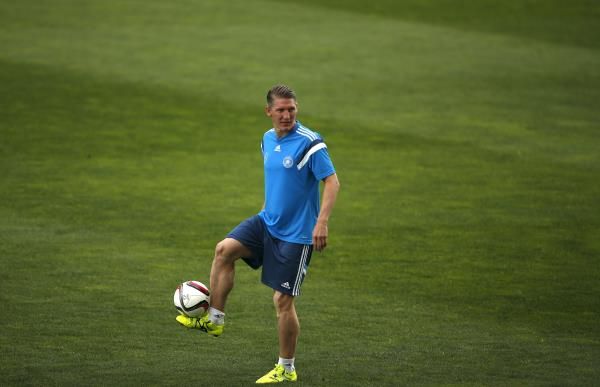 2015-06-12t183742z_1508061441_gf10000125528_rtrmadp_3_soccer-euro_reuters