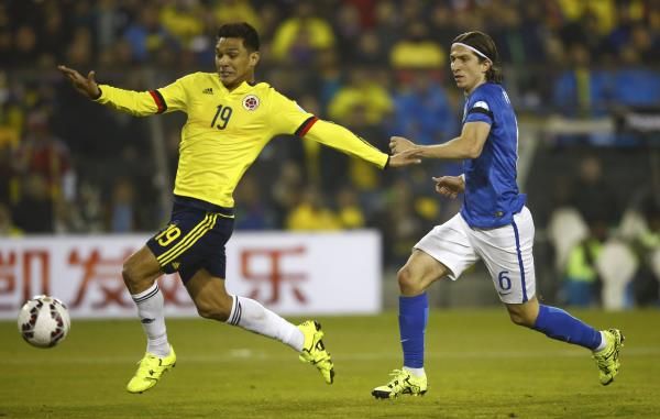 2015-06-18t005212z_27894646_tb3eb6i02eq2o_rtrmadp_3_soccer-copa-m11_reuters